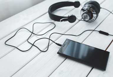 意甲媒体透露：米兰俱乐部正在全力以赴追逐都灵中场球员里奇，目前处于领先位置